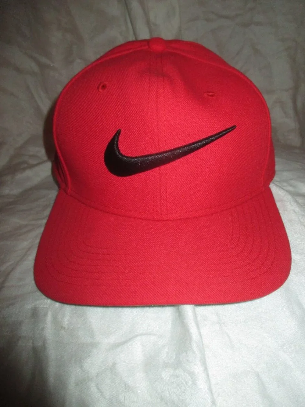 Nike Snapback Cap Hat Mens One Size Swoosh Logo Embroidered Red NEW